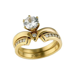 Anillo Jacket Princesa con circonias al centro y mateada Oro 10k