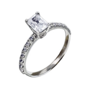 Anillo de compromiso con circonias