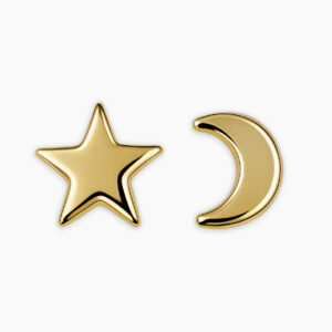 Aretes troquelados 1 de luna y 1 de estrella diametro 5.5mm Oro 10K