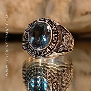 Anillo Graduación Winner Grande con circonia ovalada plata