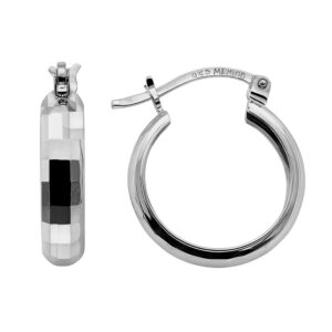 Aretes de argollas diamantado en cuadros al frente plata