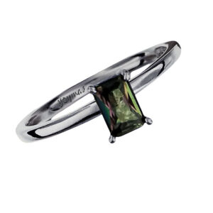 Anillo con circonia rectangular plata