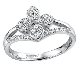 Anillo en forma de V y flor con circonias plata