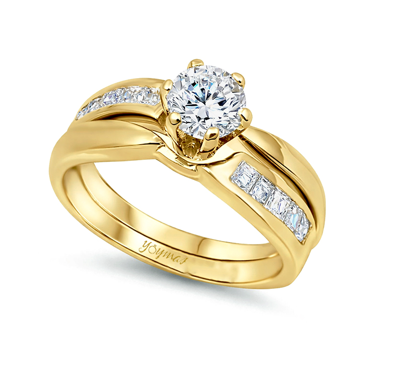 Anillo jacket con circonia central y circonias laterales Oro 10K