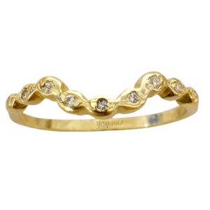 Argolla matrimonial en forma de arco con estrías y circonias oro 10K