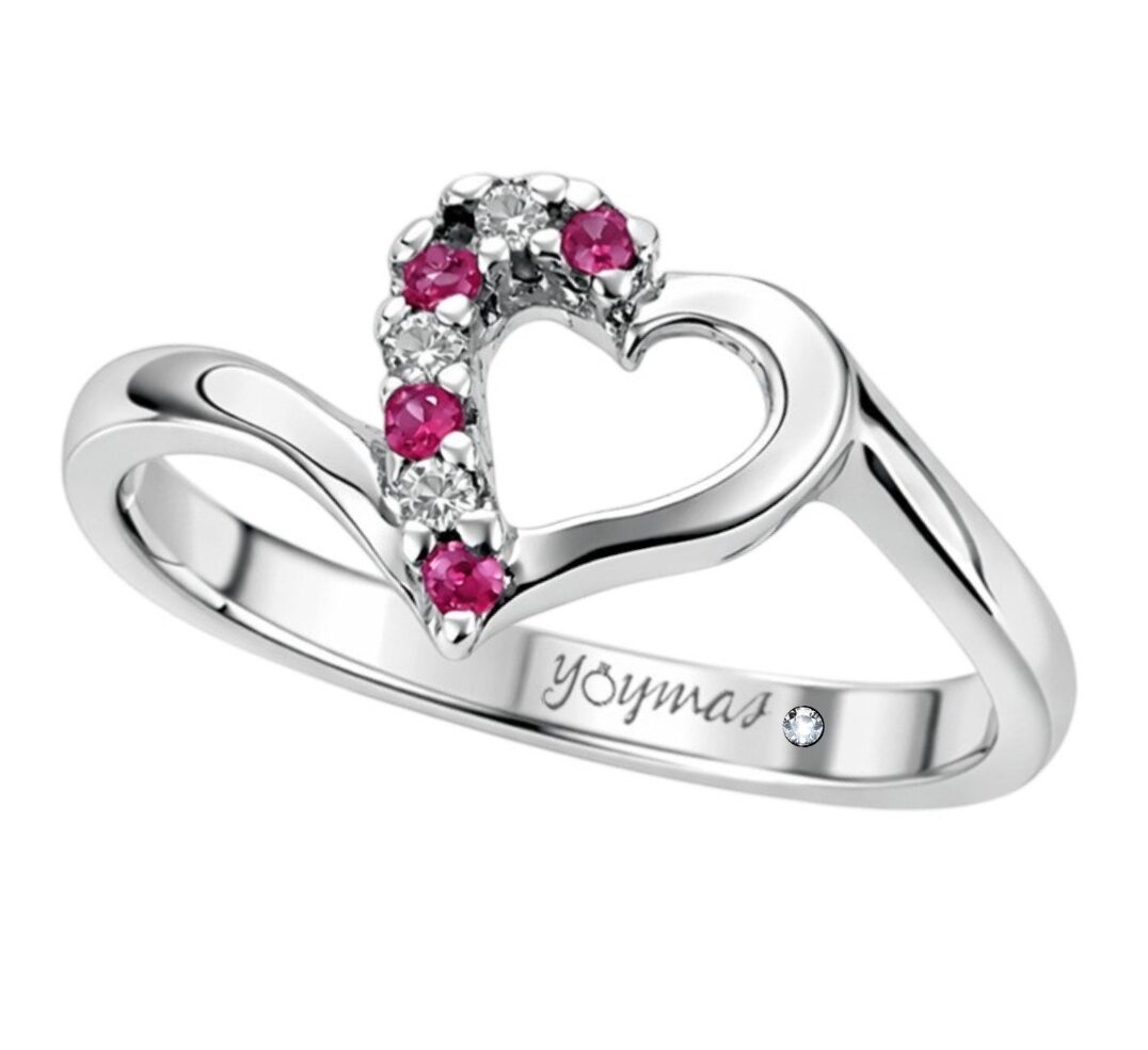 Anillo de promesa con forma de corazón con mitad de circonias en plata