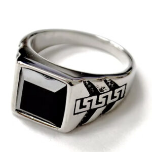 Anillo casual con piedra onix plateado de acero