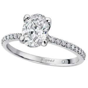 Anillo de compromiso con circonia ovalada y circonias a los laterale plata