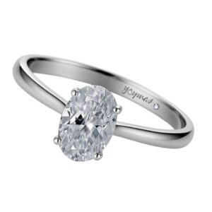 Anillo de compromiso con circonia ovalada central plata