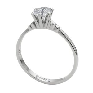Anillo de compromiso con circonia cetral y listones a cada lateral plata
