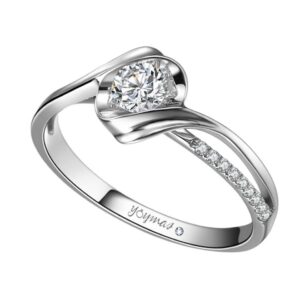 Anillo de compromiso montura cruzada en onda con circonias plata