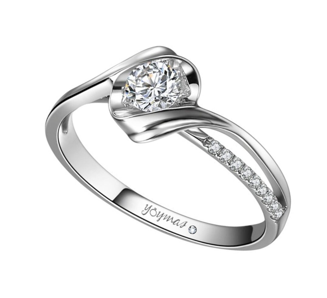Anillo de compromiso montura cruzada en onda con circonias plata