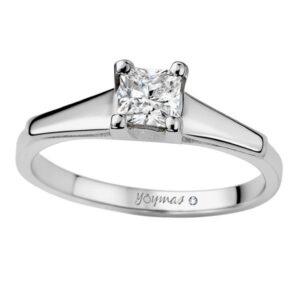 Anillo de compromiso con circonia cuadrada central  plata