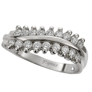 Argolla casual en forma de onda y linea lisa al centro y circonias plata