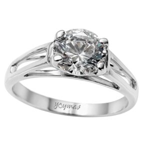 Anillo con cuerpo partido con circonia plata