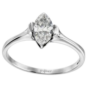 Anillo con circonia marquesa central plata