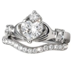 Anillo jacket  claddagh con circonia de corazón plata