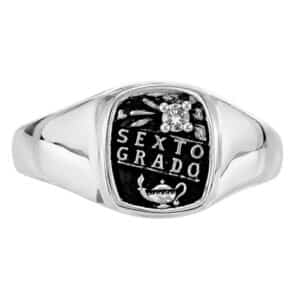 Anillo graduación sexto grado mesa cuadrada con circonia plata